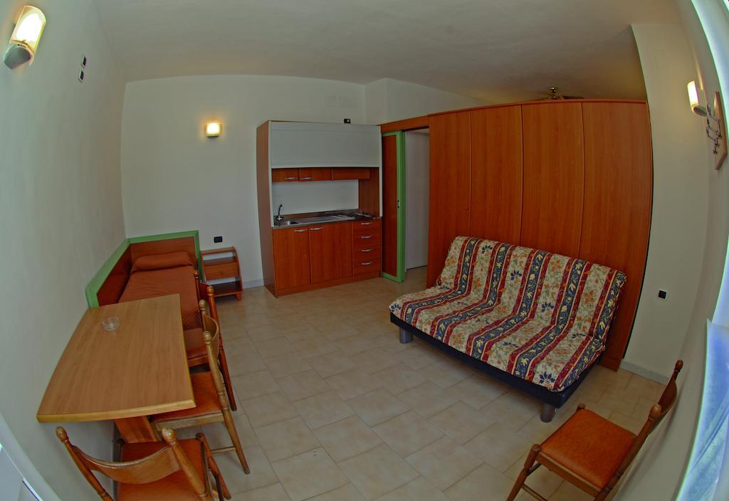 Hotel Villaggio Club Altalia Residence Brancaleone Oda fotoğraf